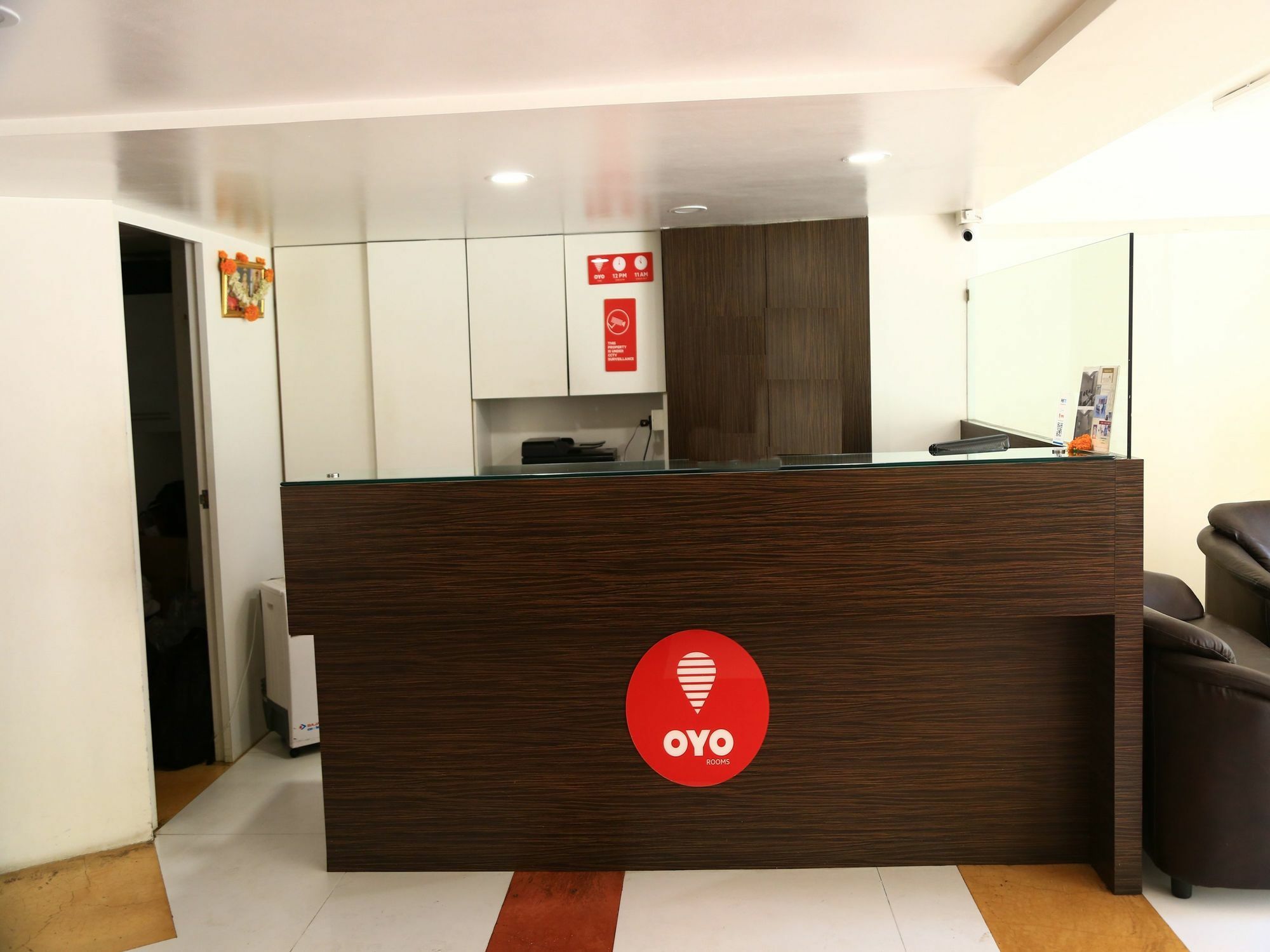 Oyo 13771 Executive Residency Ξενοδοχείο Πούνε Εξωτερικό φωτογραφία
